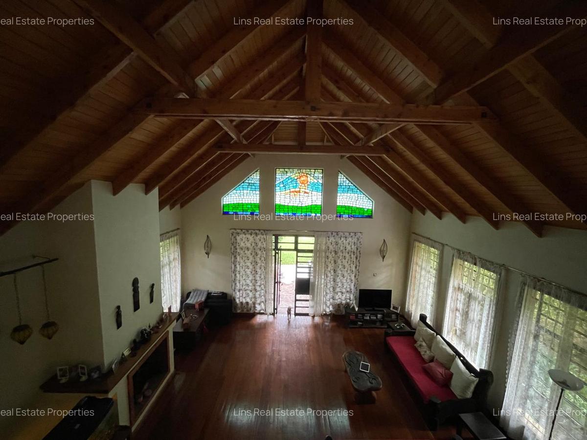 4 Bed House with En Suite in Runda - 11