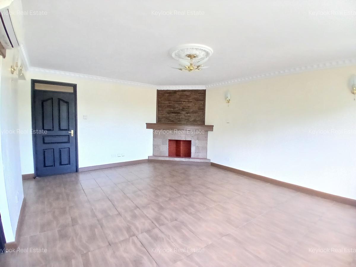 5 Bed Townhouse with En Suite at Lavington - 13