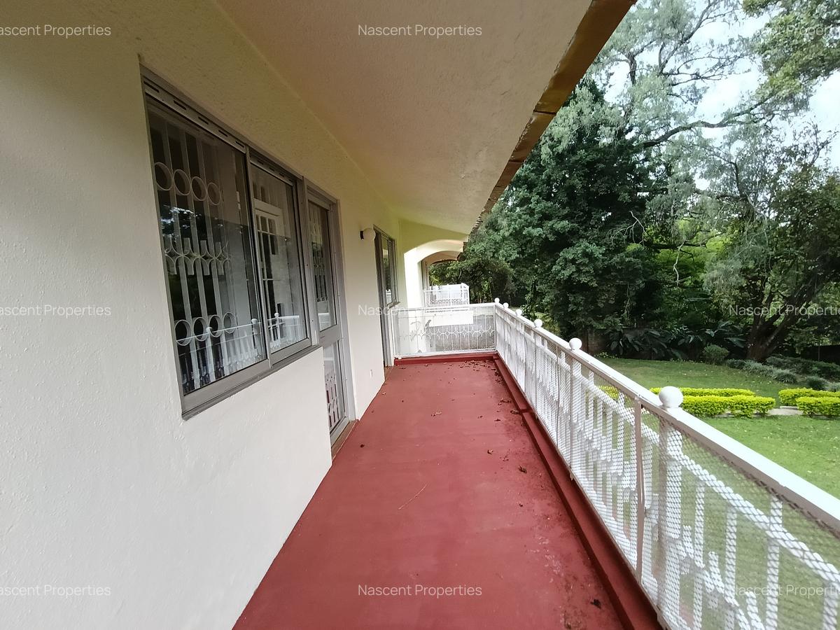 6 Bed House with En Suite in Nyari - 4