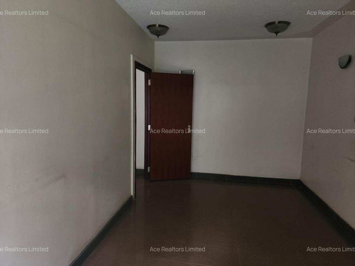 1,800 ft² Office with Backup Generator at State House Rd - 6