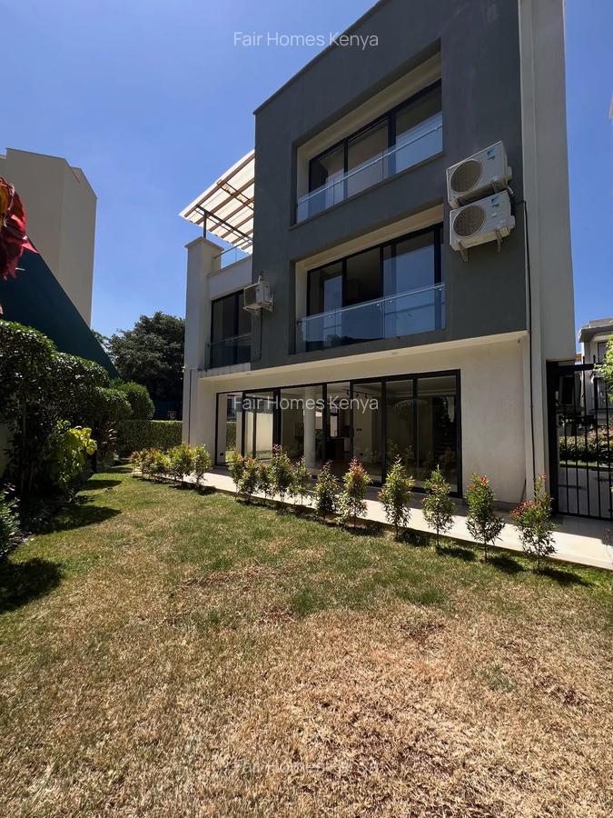 4 Bed Townhouse with En Suite at Lavington Green - 2