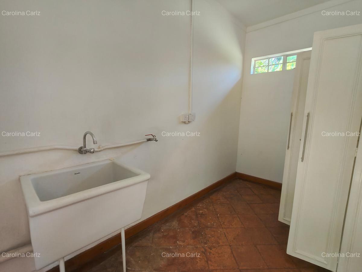 2 Bed House with En Suite at Lakeview - 20