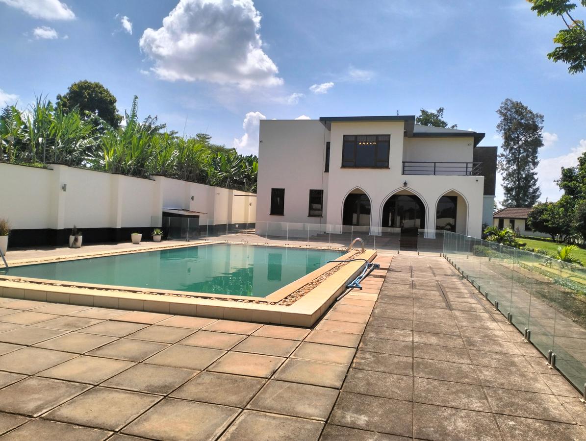 5 Bed House with En Suite in Runda - 4