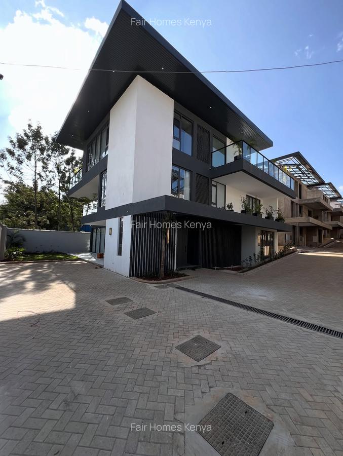 5 Bed Townhouse with En Suite at Lavington Green - 1
