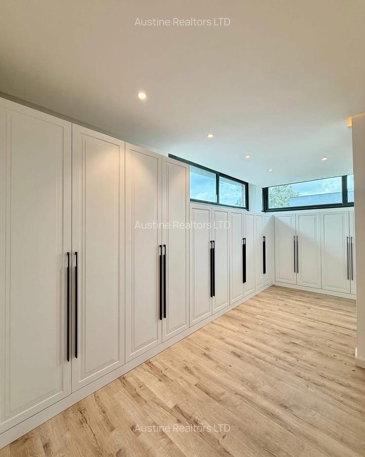 5 Bed Townhouse with En Suite at Chalbi Drive - 18