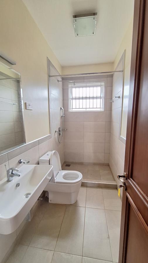 2 Bed Townhouse with En Suite at Runda Mumwe - 11