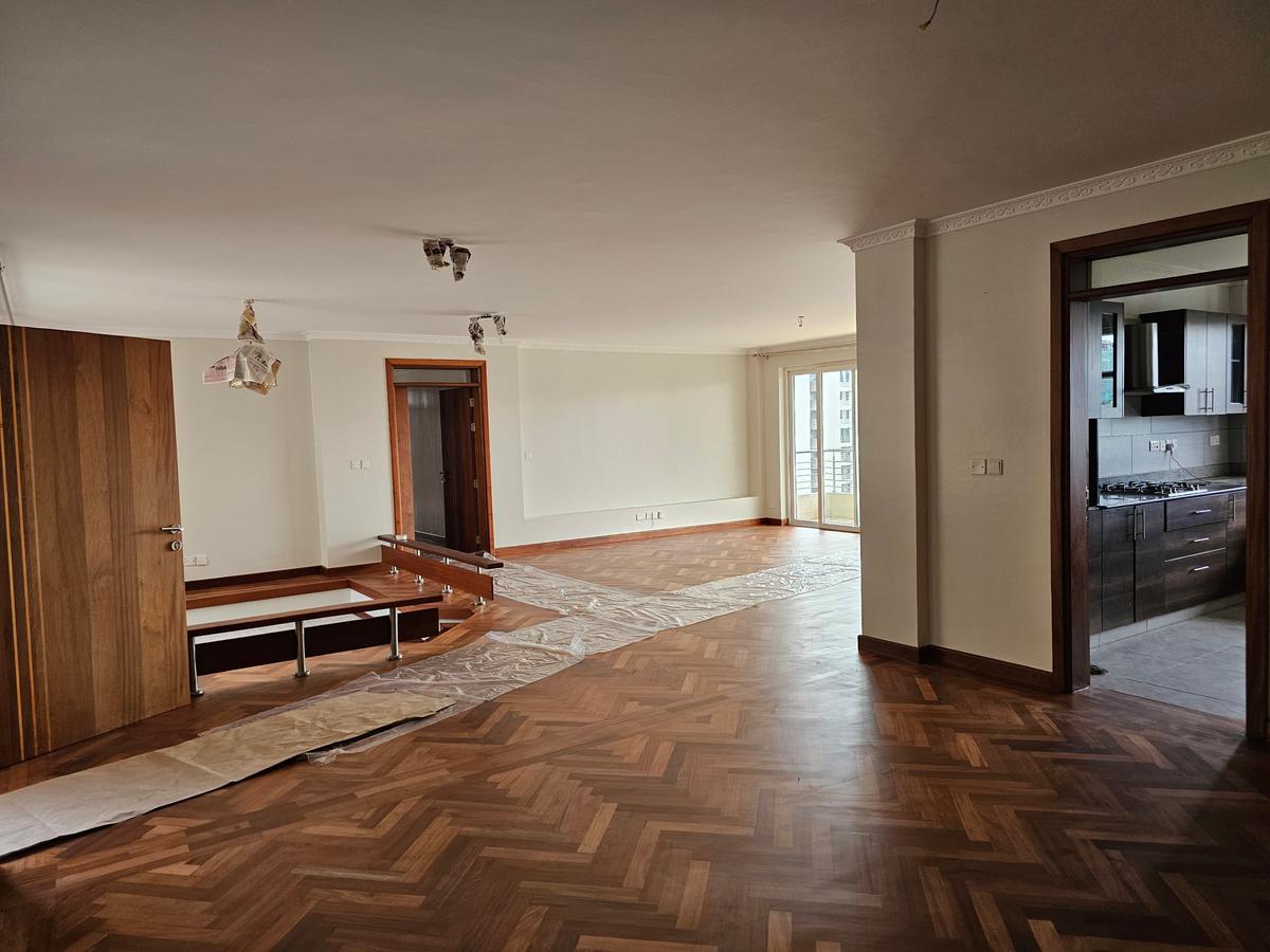 3 Bed Apartment with En Suite at Parkands - 8