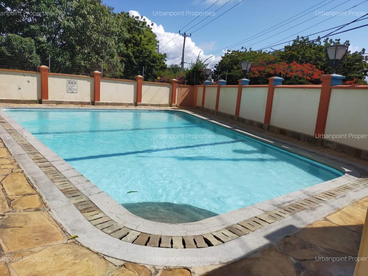 Serviced 1 Bed Apartment with En Suite in Nyali Area - 2