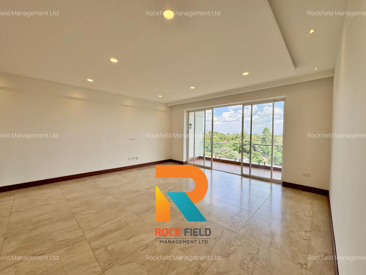 3 Bed Apartment with En Suite in Parklands - 7