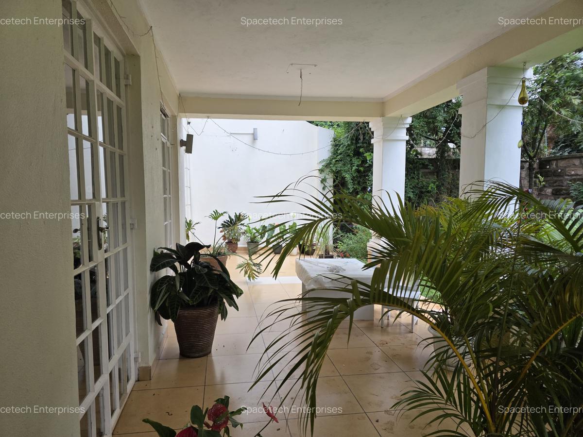 4 Bed Townhouse with En Suite in Spring Valley - 9