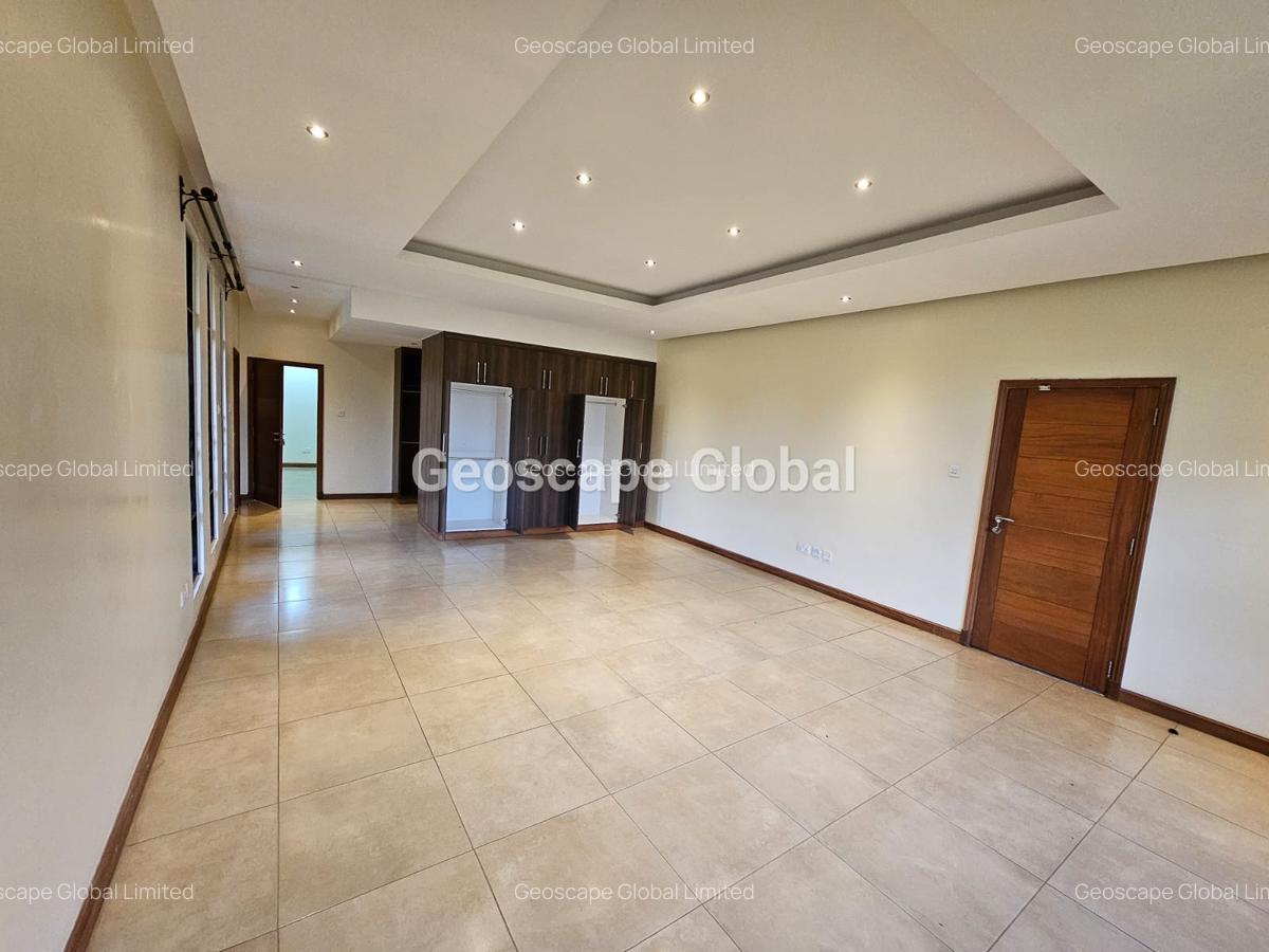 4 Bed House with En Suite in Runda - 4