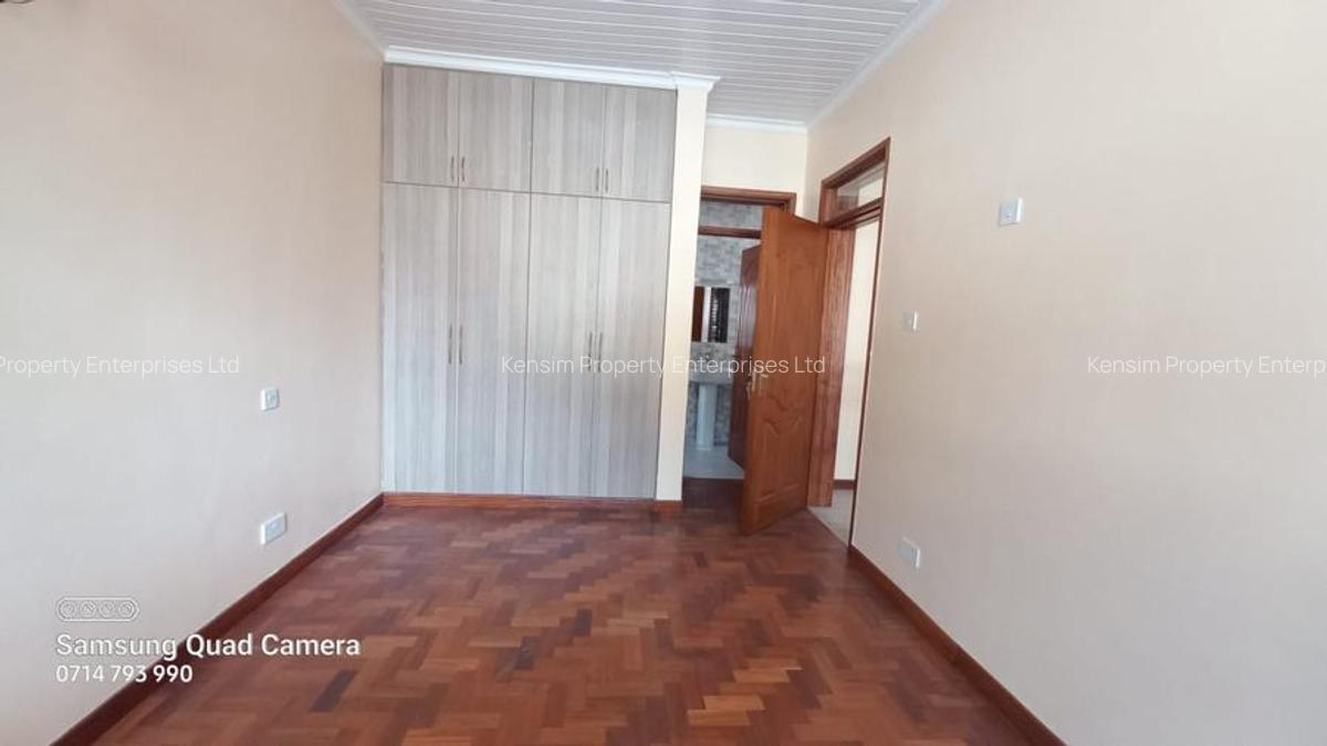 4 Bed Townhouse with En Suite in Lavington - 11