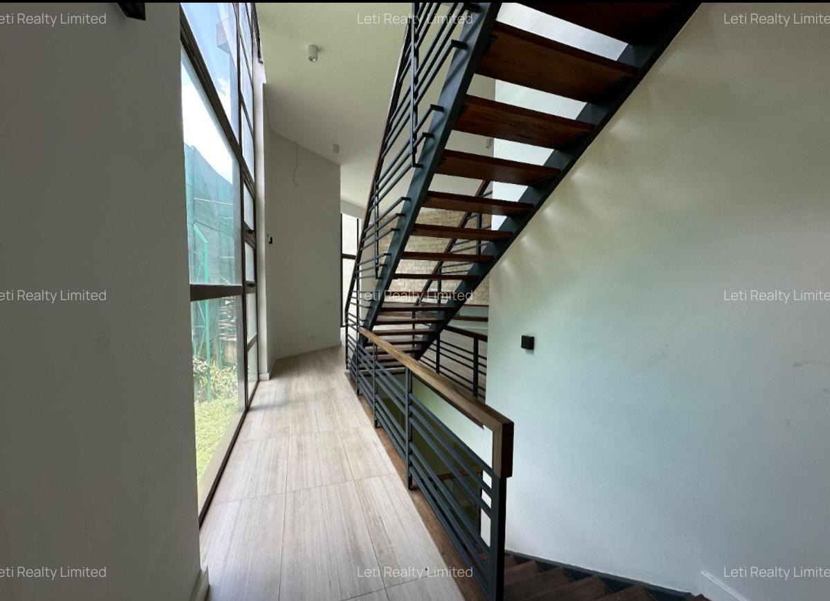 4 Bed Townhouse with En Suite in Lavington - 11