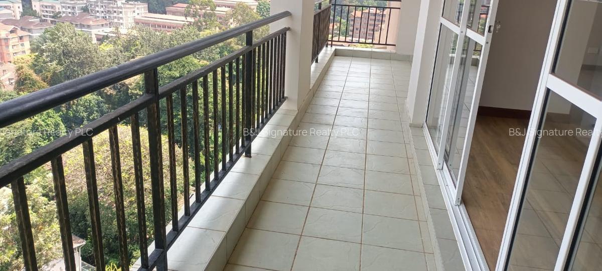 3 Bed Apartment with En Suite in Riverside - 15