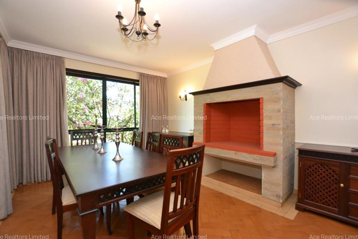 4 Bed Townhouse with En Suite at Brookside Drive - 4