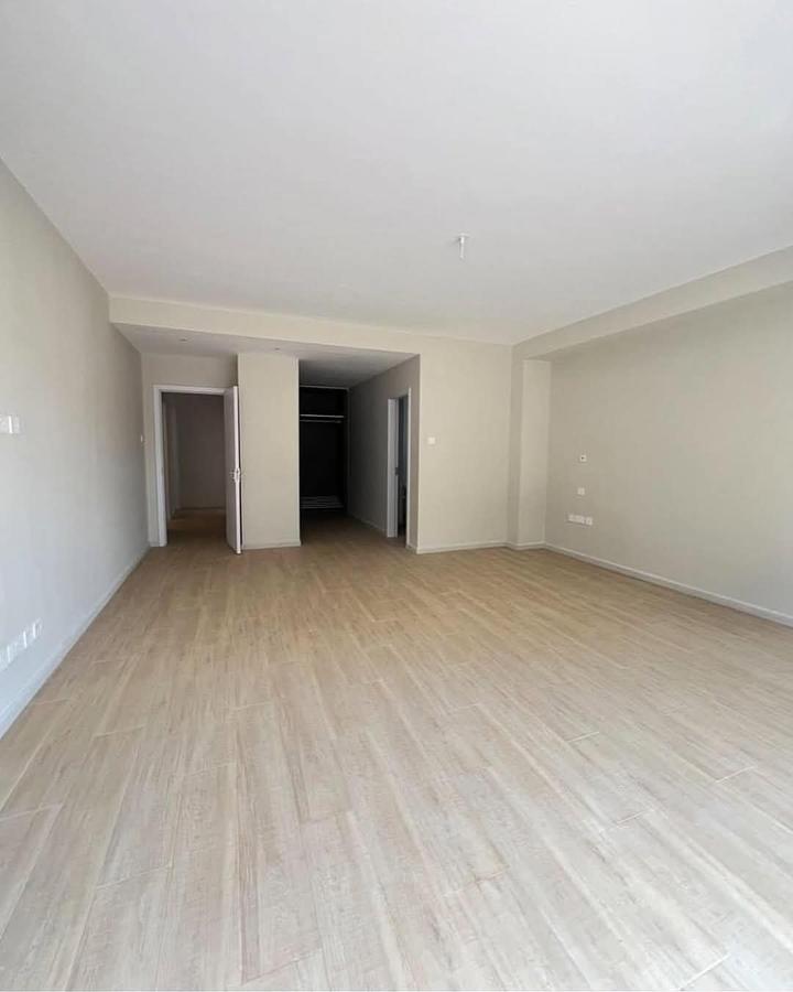 5 Bed House with En Suite in Westlands Area - 4