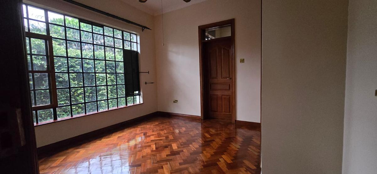 4 Bed House with En Suite in Kiambu Road - 12