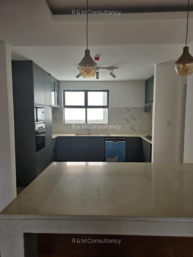 4 Bed House with En Suite at Two Rivers Mall - 1