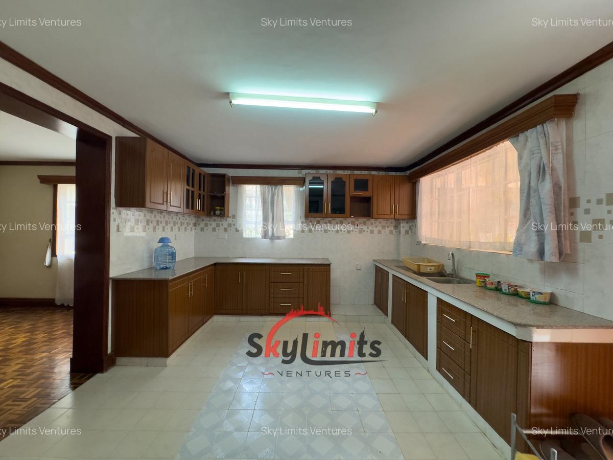 5 Bed House with En Suite in Runda - 6