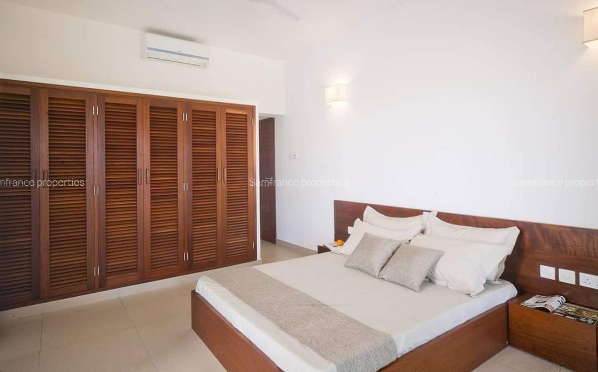 3 Bed Apartment with En Suite at Bamburi - 4