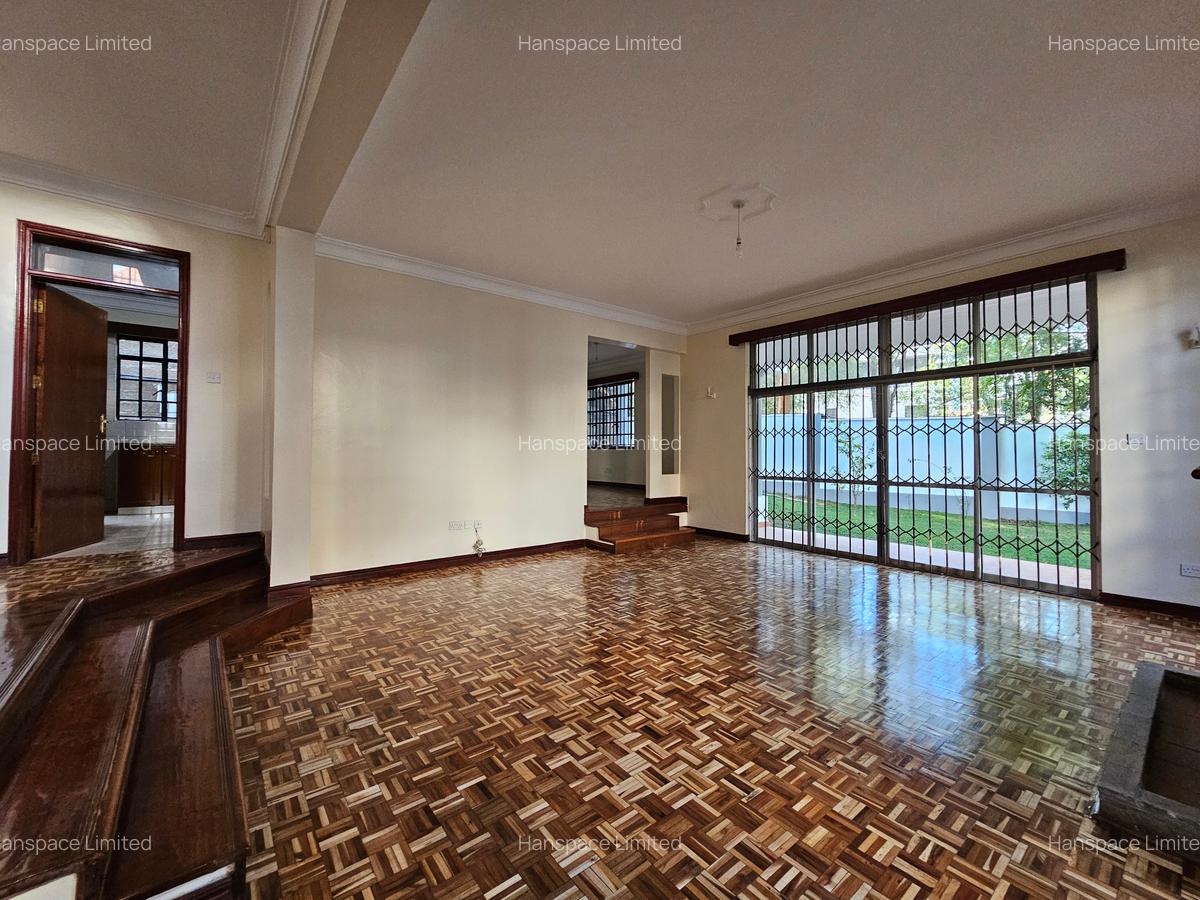 4 Bed Villa with En Suite at Kaputei Road - 3