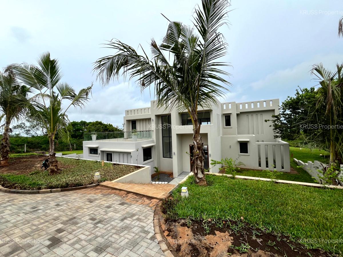4 Bed House with En Suite at Hs84 - 1