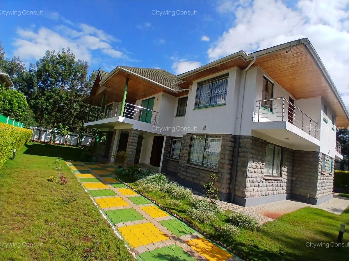 6 Bed House with En Suite at Windy Ridge - 1