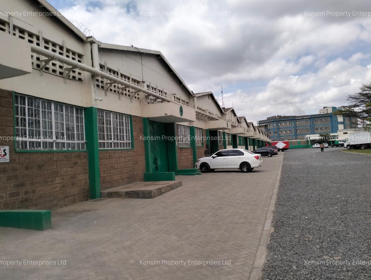 3.5 ft² Commercial Property with Backup Generator in Industrial Area - 4