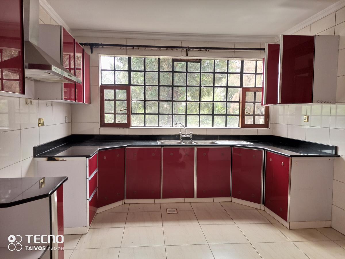 4 Bed Townhouse with En Suite at Off Kiambu Rd - 11