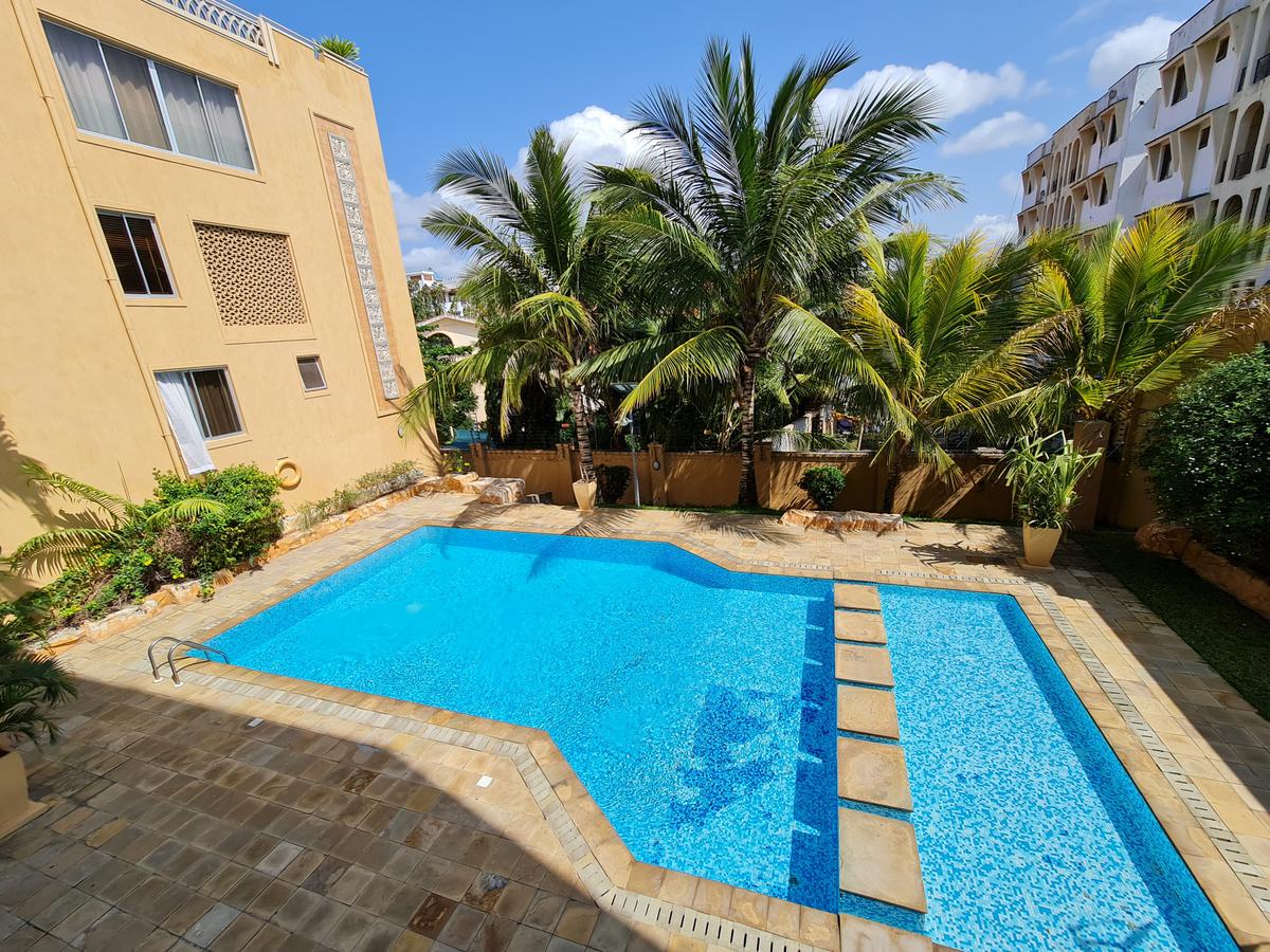 4 Bed Apartment with En Suite in Nyali Area - 1