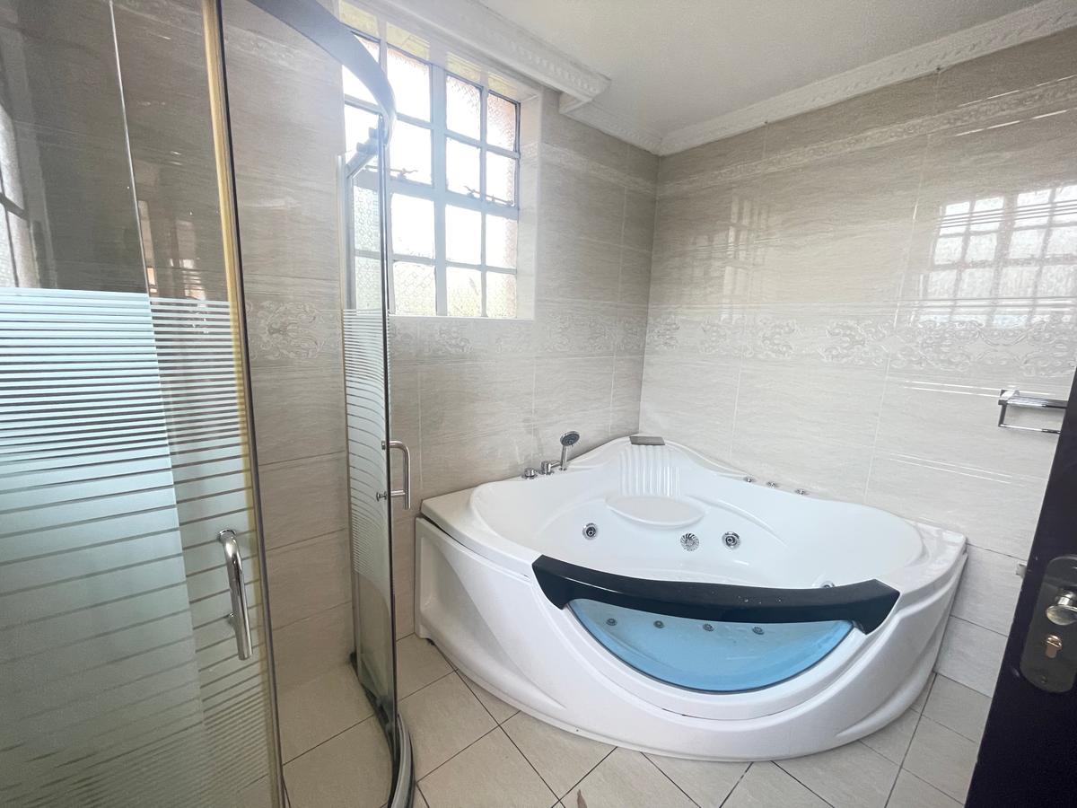 5 Bed Townhouse with En Suite in Lavington - 11