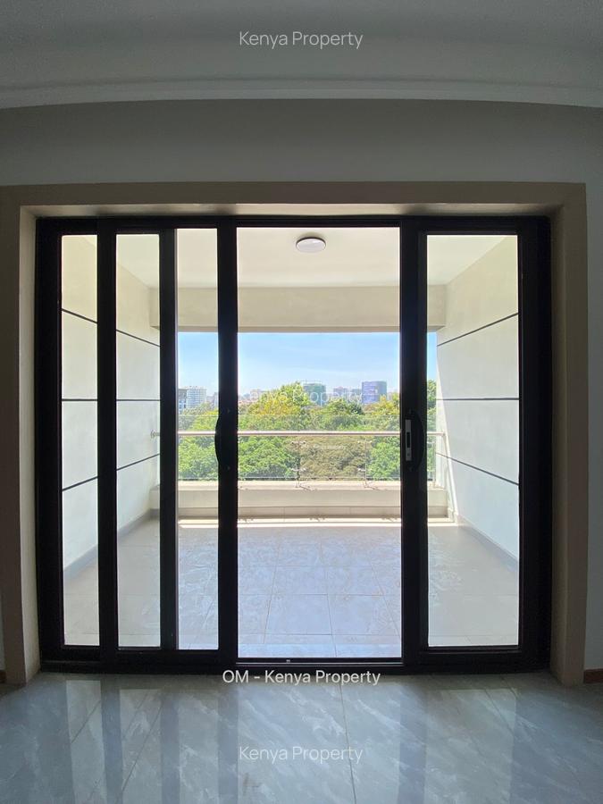 2 Bed Apartment with En Suite in Westlands Area - 10