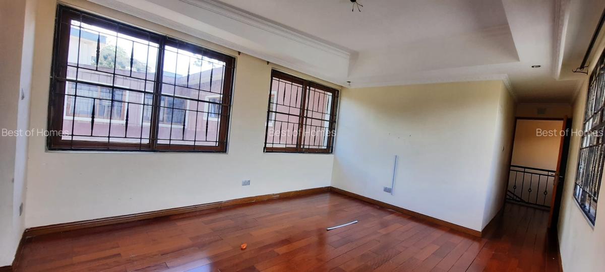 5 Bed Townhouse with En Suite in Lavington - 15