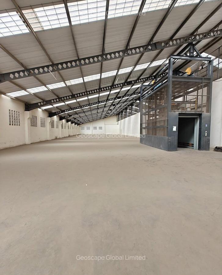 38,400 ft² Warehouse with Backup Generator in Industrial Area - 1