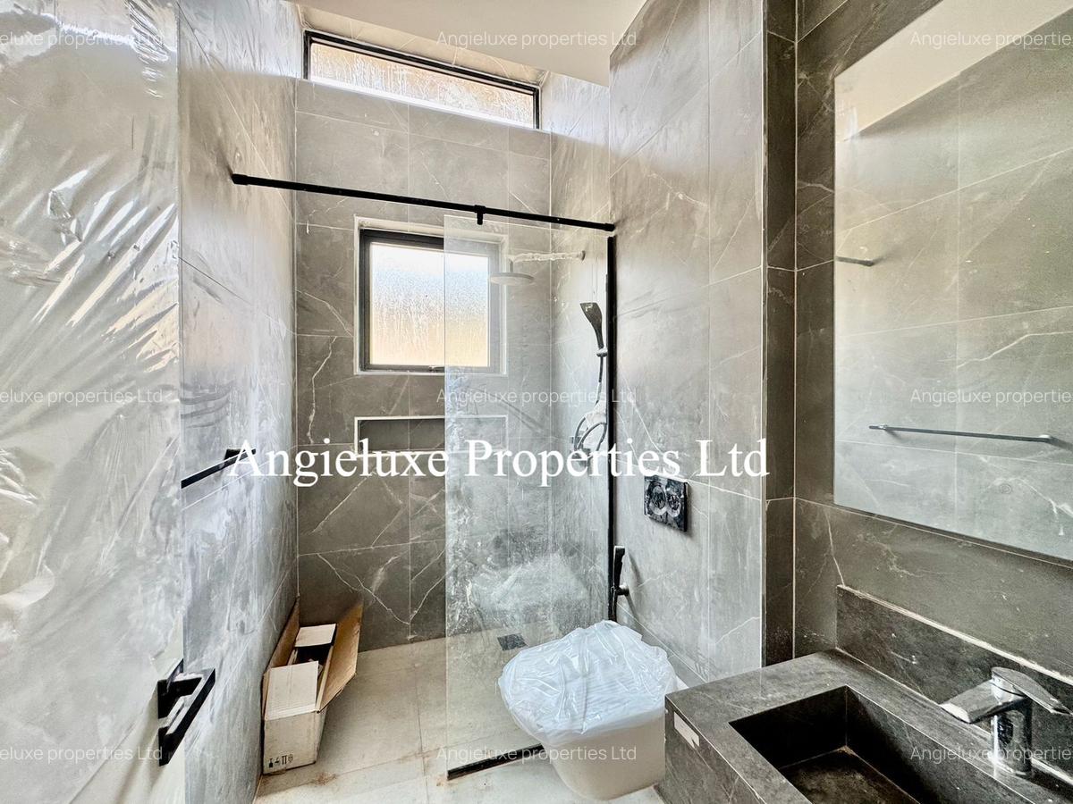 5 Bed Townhouse with En Suite at Runda - 15