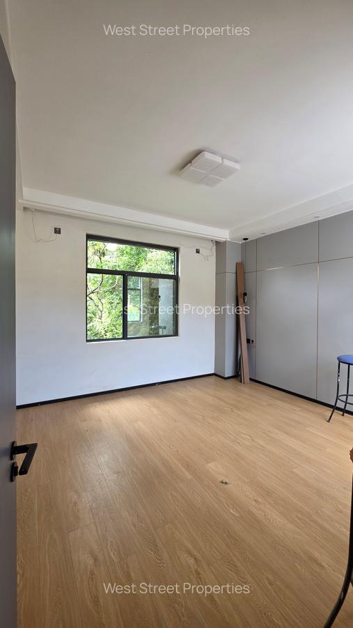 5 Bed Villa with En Suite at Chalbi - 8