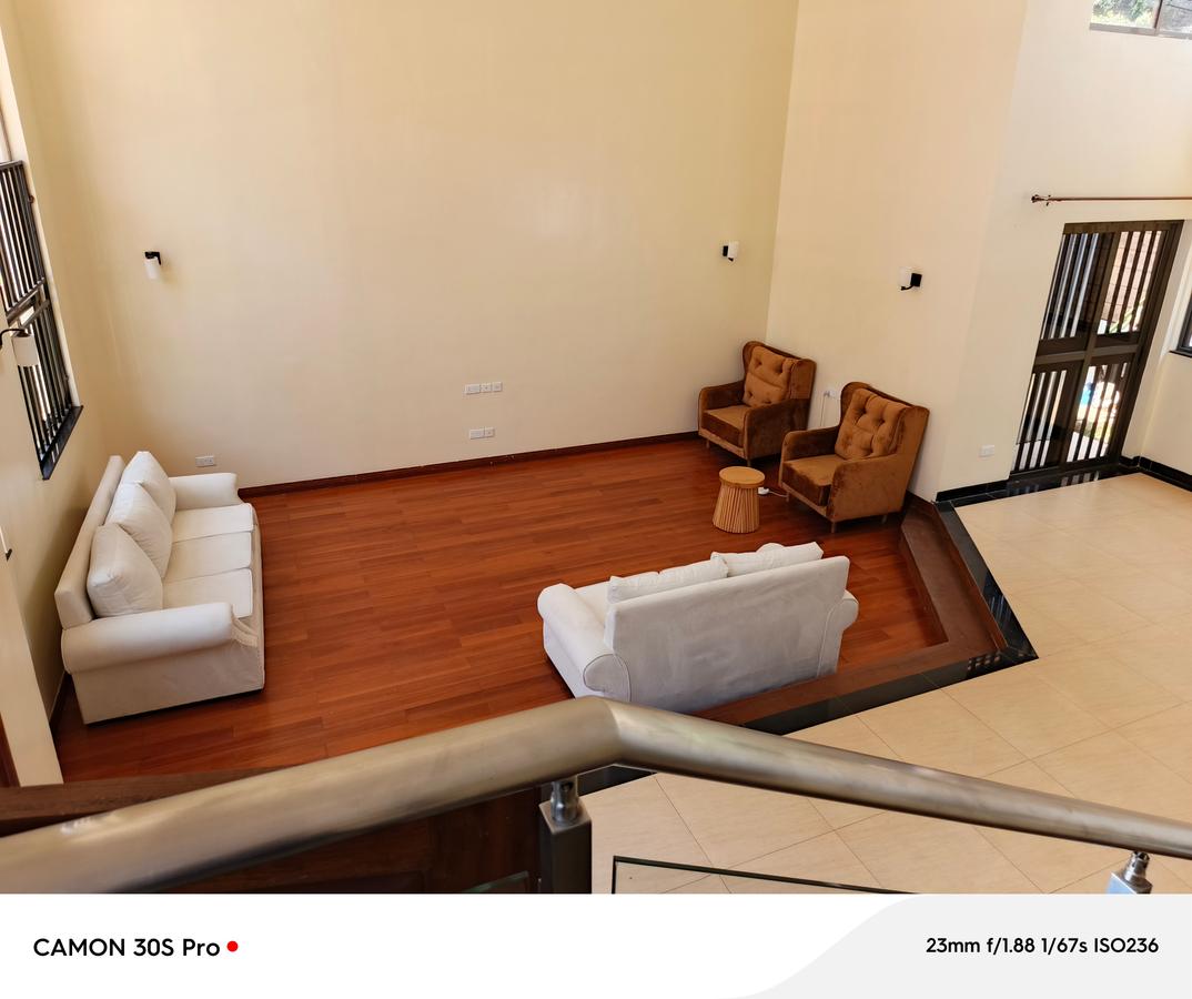 5 Bed Townhouse with En Suite at Lavington - 11