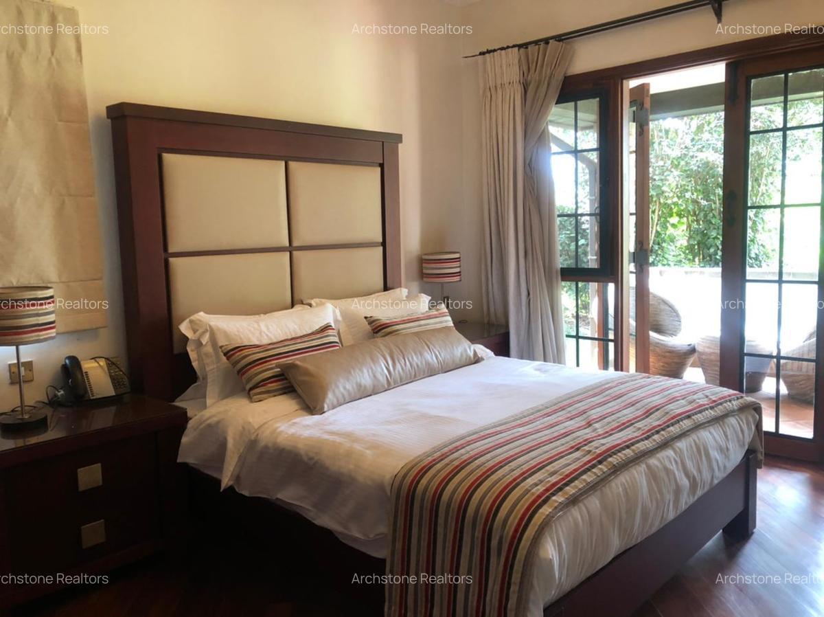 3 Bed House with En Suite in Ridgeways - 4