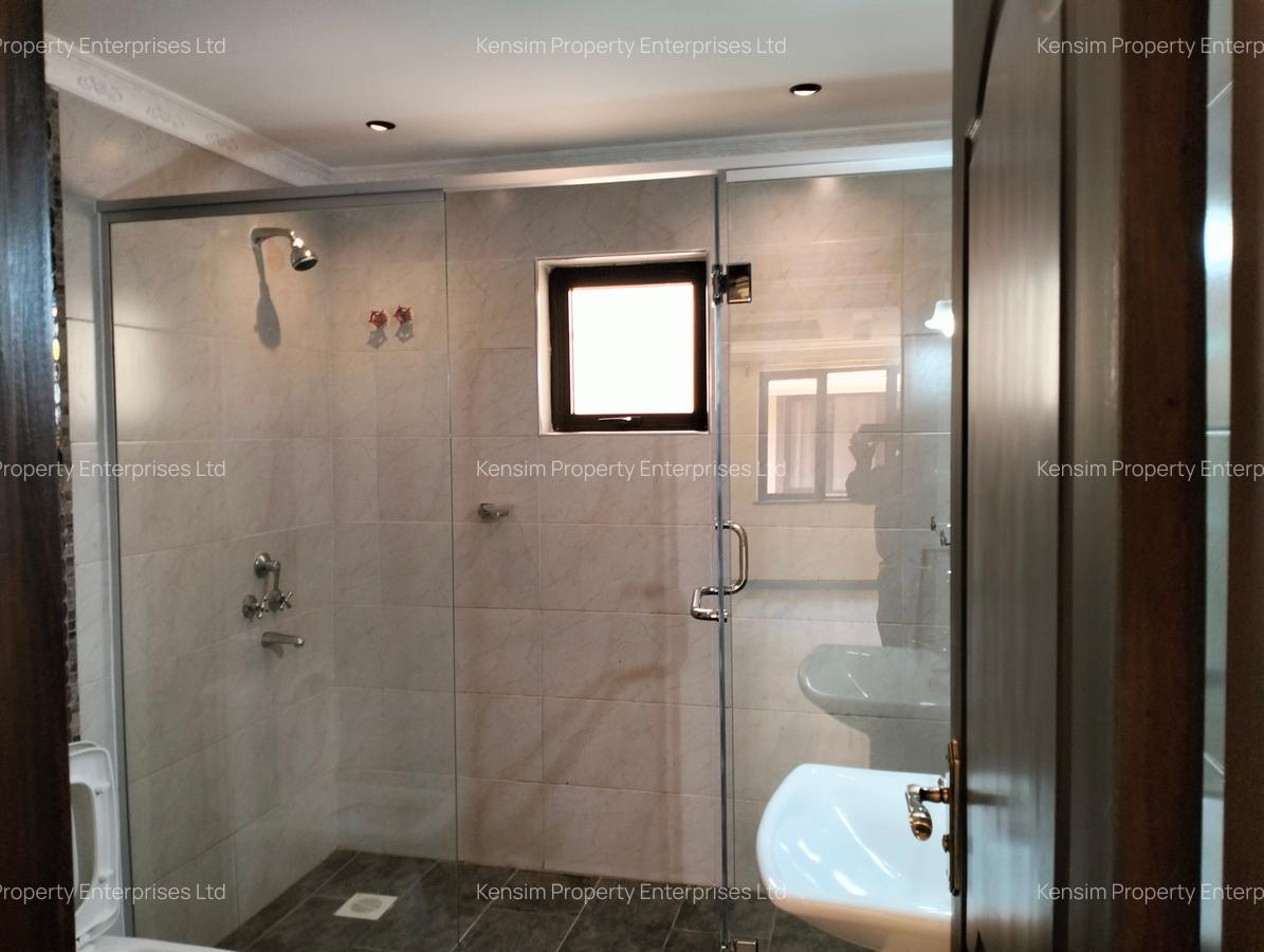 5 Bed Townhouse with En Suite in Lavington - 5