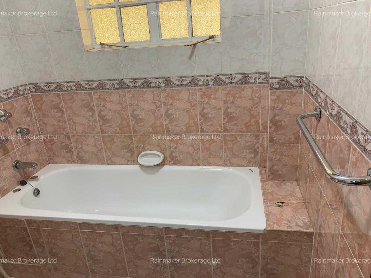 5 Bed House with En Suite at Baobab - 6