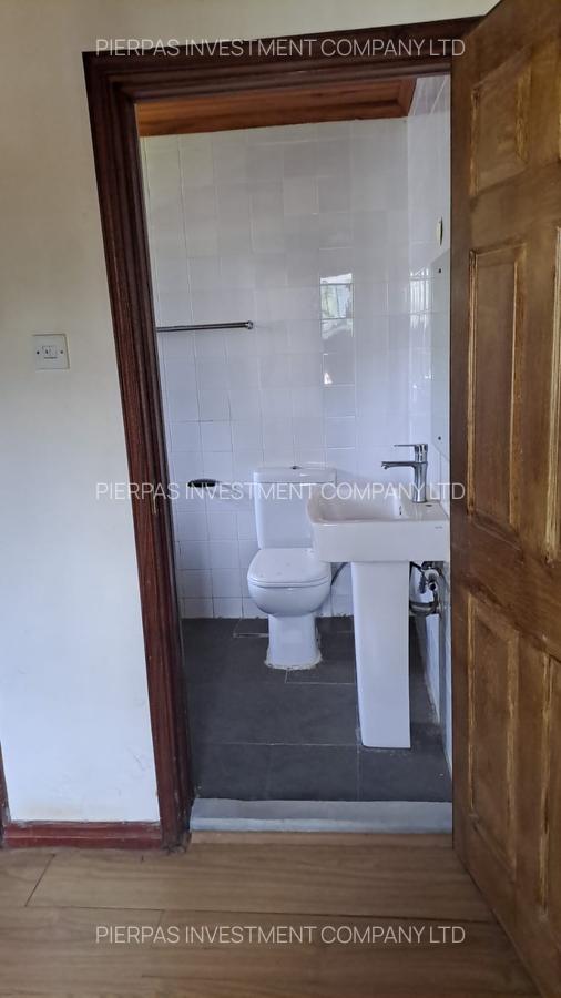 5 Bed Townhouse with En Suite in Runda - 6