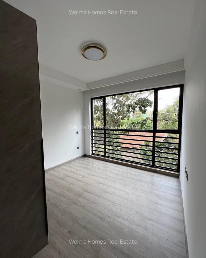 3 Bed Apartment with En Suite in Riverside - 11