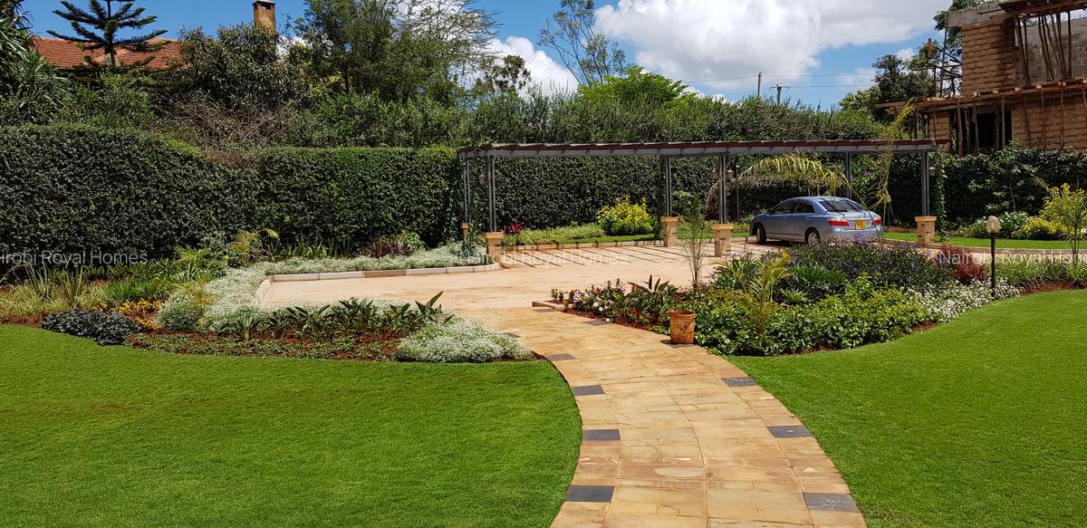 5 Bed House with En Suite at Runda Road - 12