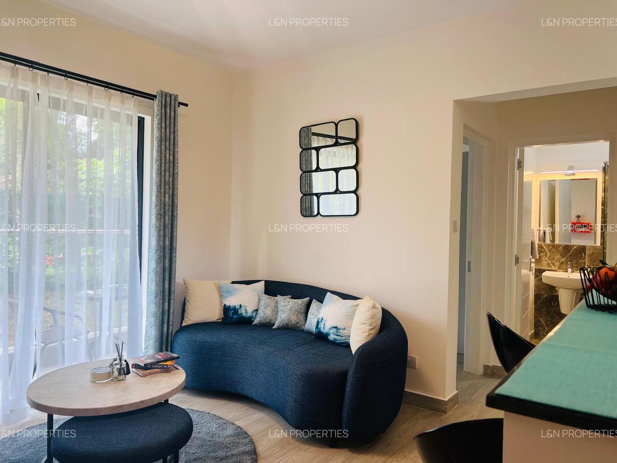 1 Bed Apartment with En Suite at Safaripark Road - 6