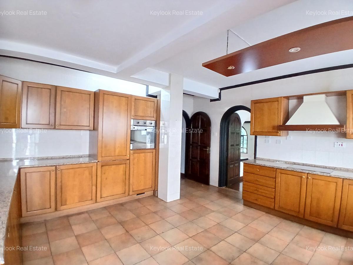 4 Bed Townhouse with En Suite at Riverside Drive - 4