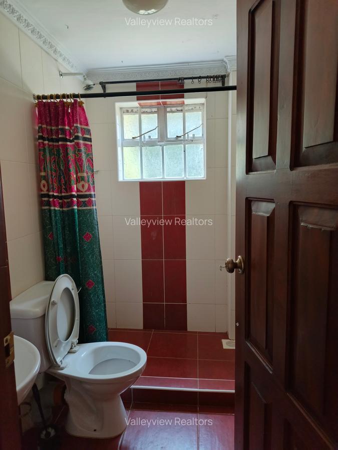 4 Bed Townhouse with En Suite at Lavington - 8