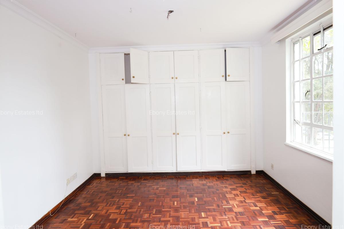 3 Bed Apartment with En Suite in Muthaiga - 16