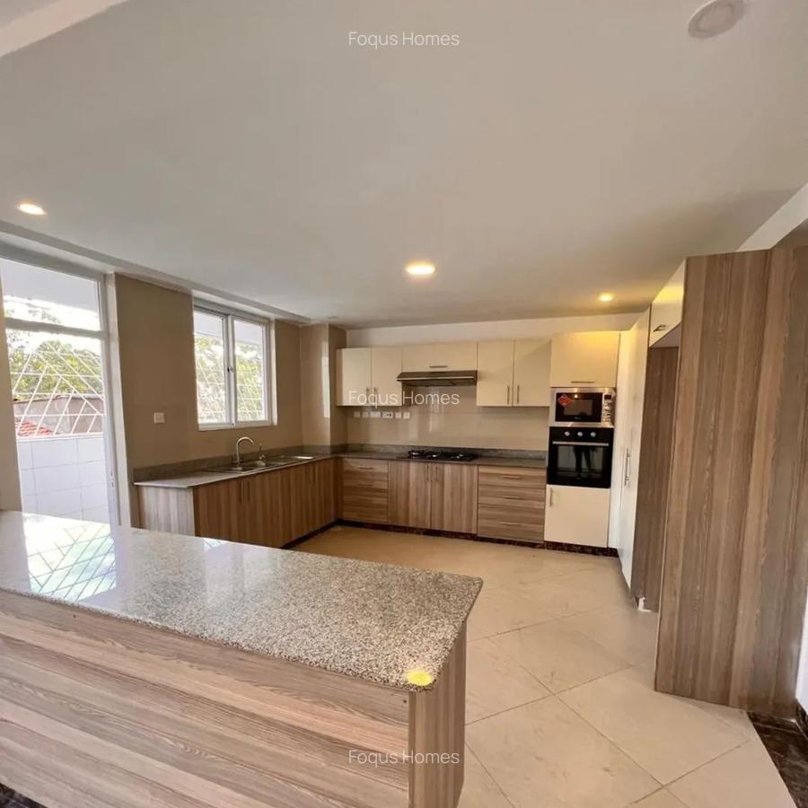 3 Bed Apartment with En Suite at Hatheru - 5