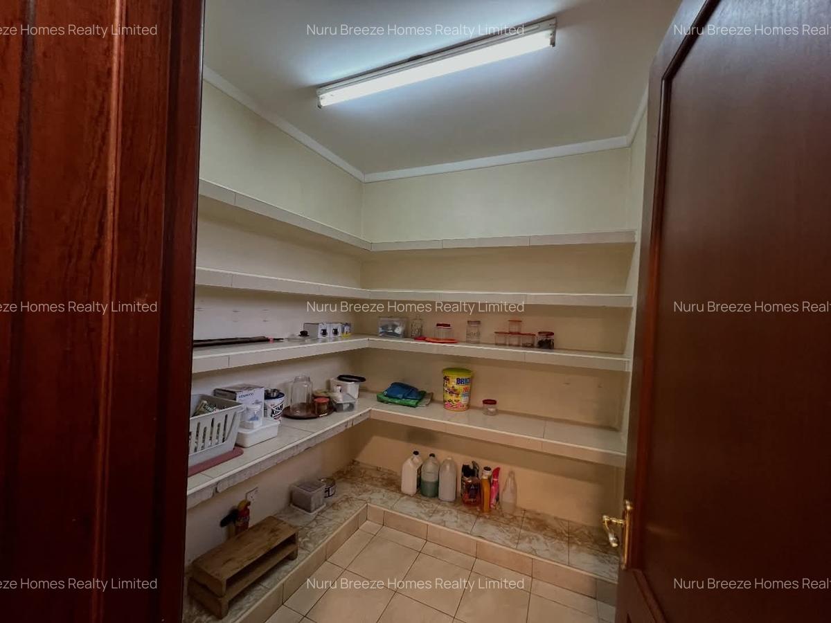 4 Bed Townhouse with En Suite in Westlands Area - 17