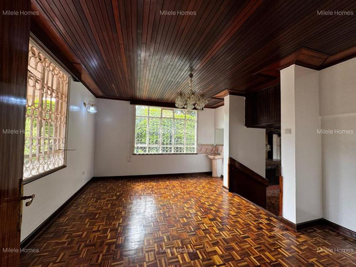 4 Bed Villa with En Suite at Mimosa Drive - 9